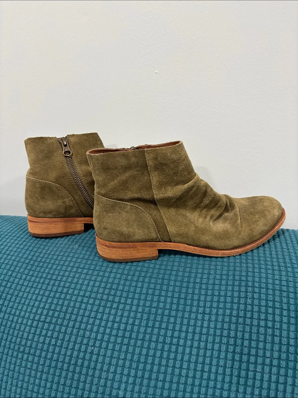 Kork-Ease Olive Suede Side-Zip Chukka Boots